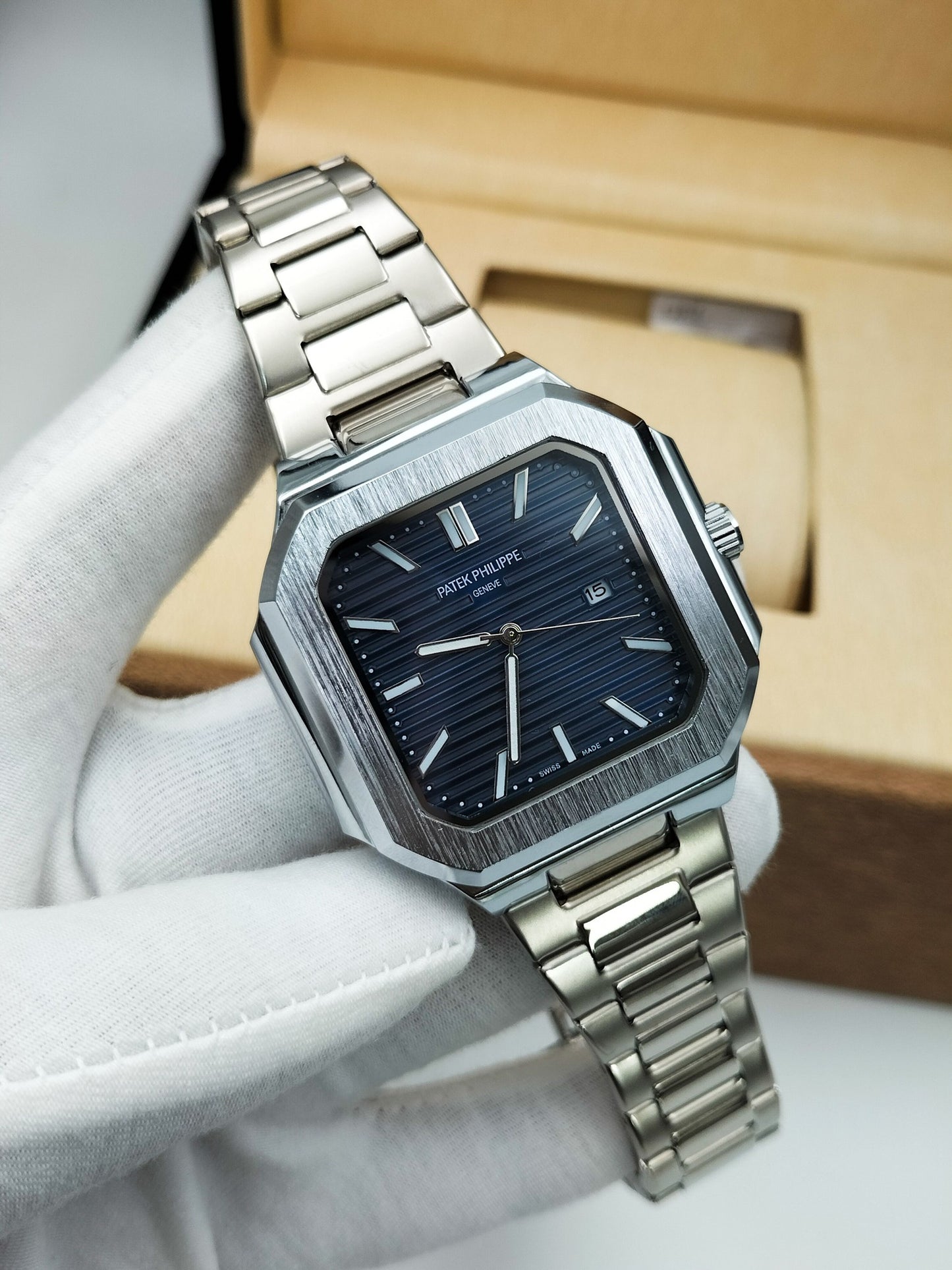 Patek Philippe Cubitus Quartz Formal looking Stylish Brand watch