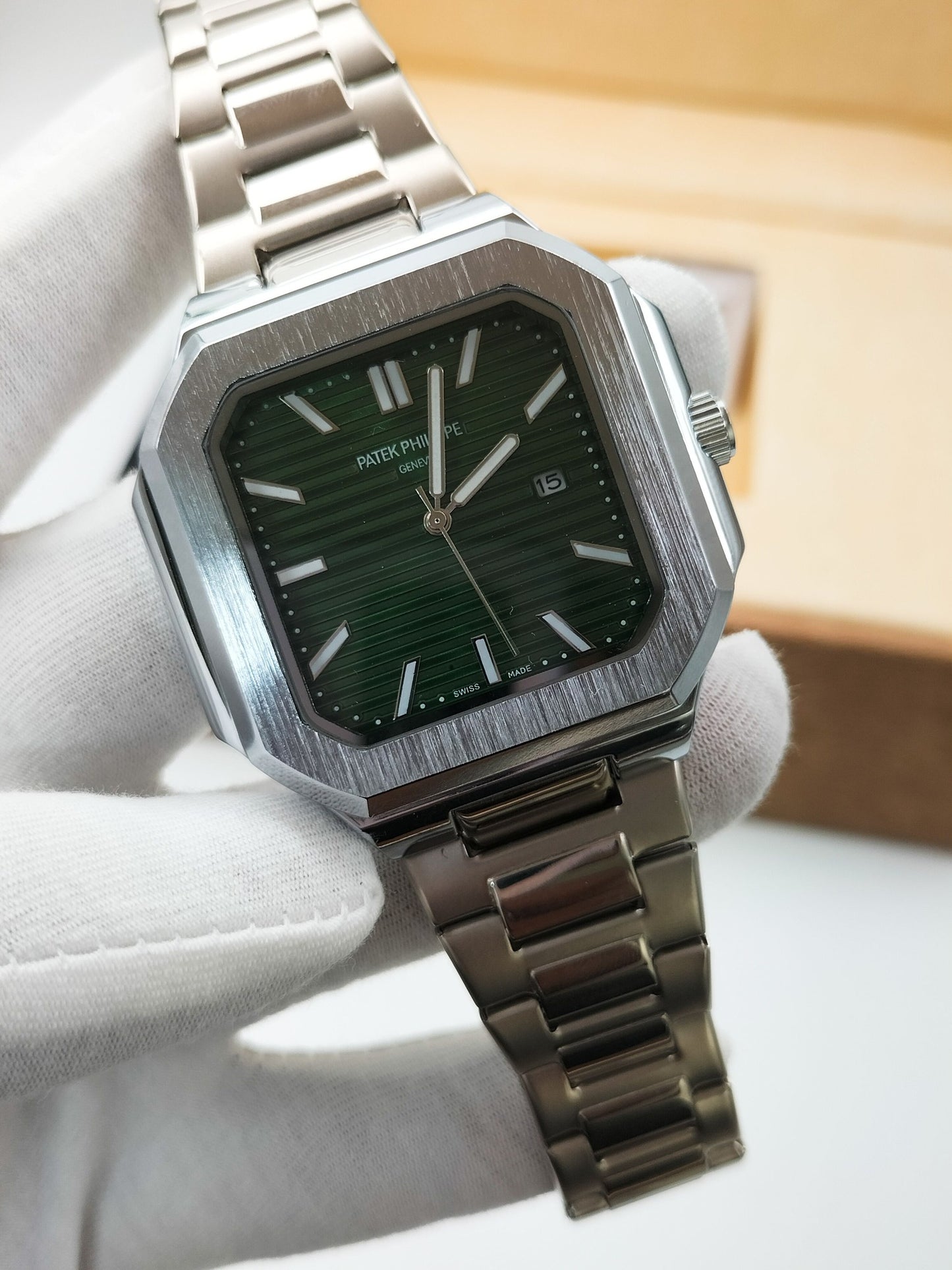 Patek Philippe Cubitus Quartz Formal looking Stylish Brand watch